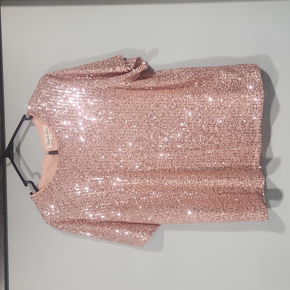 Vine & Love sequin top